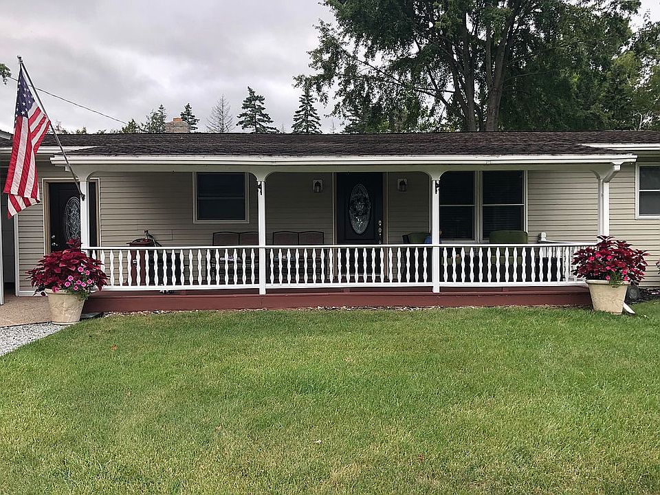 2nd image of 558 Court St