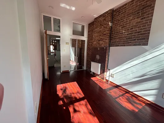 Rented by Compass | media 31