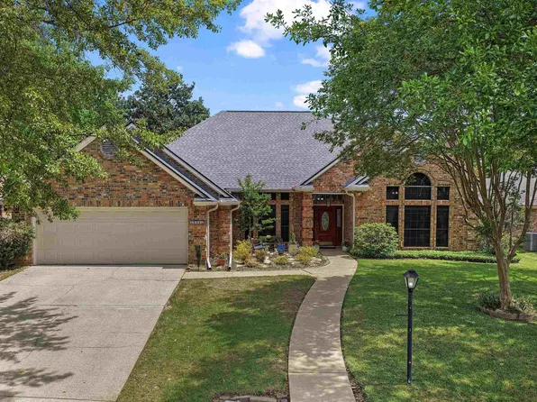 502 Lakewood Dr, Longview, TX 75604