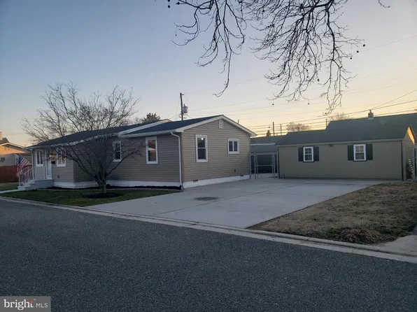 326 Lafayette Rd, Carneys Pt, NJ 08069