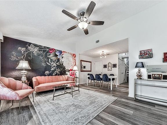 4th image of 216 Goshen Ln