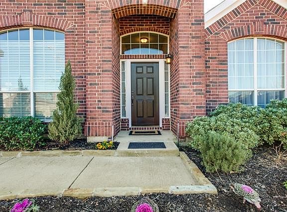 3rd image of 3600 Saint Johns Dr