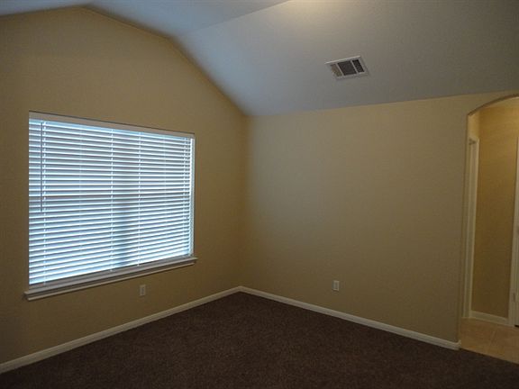 2nd image of 275 Goldenrod
