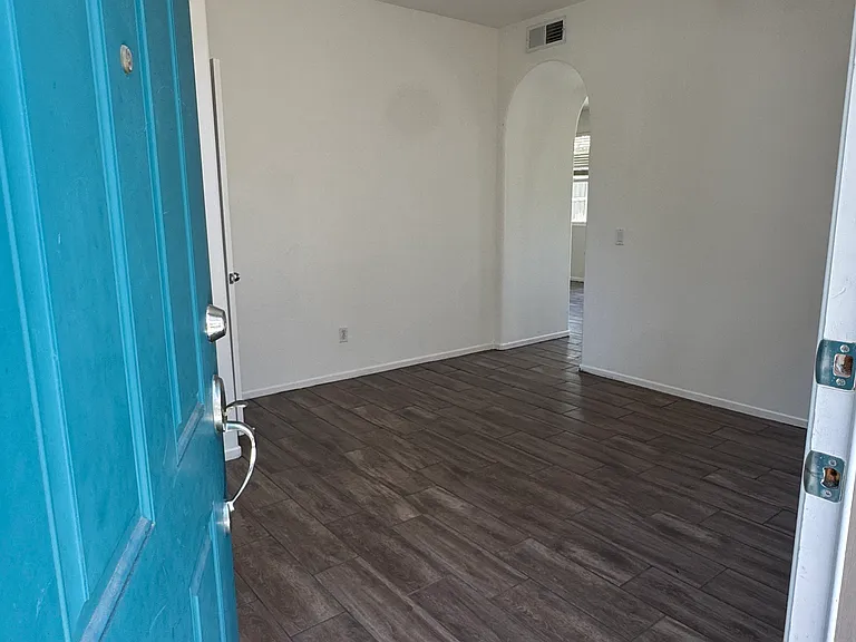 973 Yosemite Dr — Photo 10