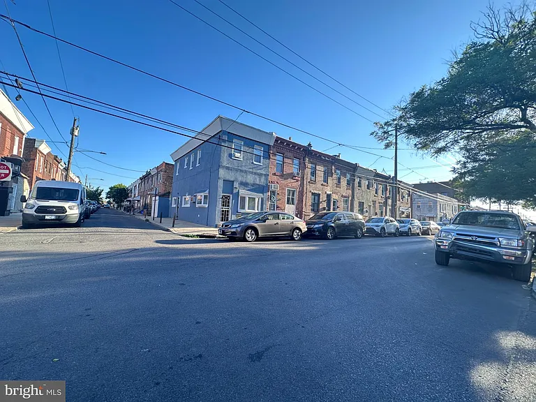 526 W Porter St — Photo 1