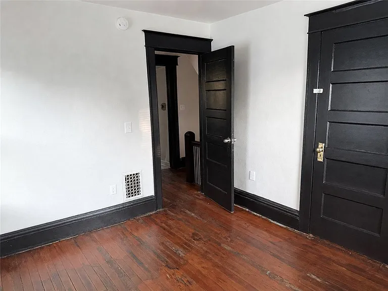 52 Winterroth St — Photo 11