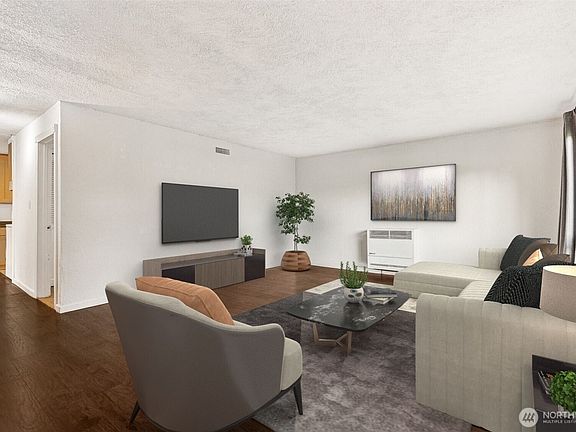 4th image of 2219 Bush Avenue NW