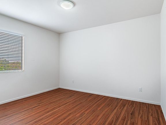 4th image of 26372 Saint David St