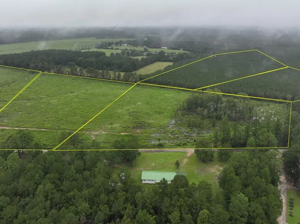 8 Sunflower Rd, Livingston, TX 77351