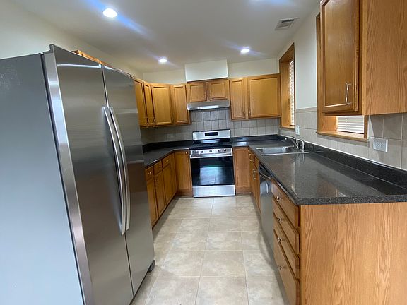 4th image of 4916 W Cornelia Ave #G