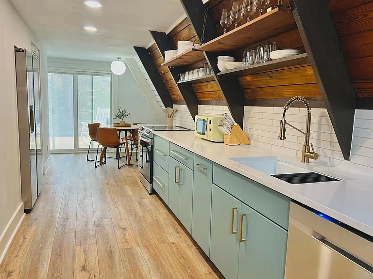 1405 Manns Chapel Rd — Photo 27