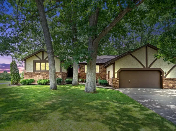 341 Forest Dr, Circle Pines, MN 55014