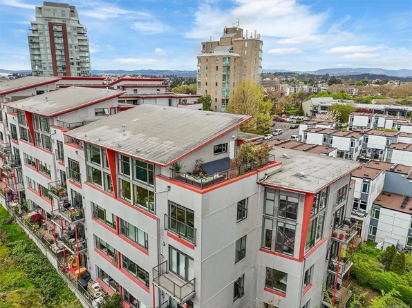 455 Sitkum Rd #402, Victoria, BC V9A 7N9