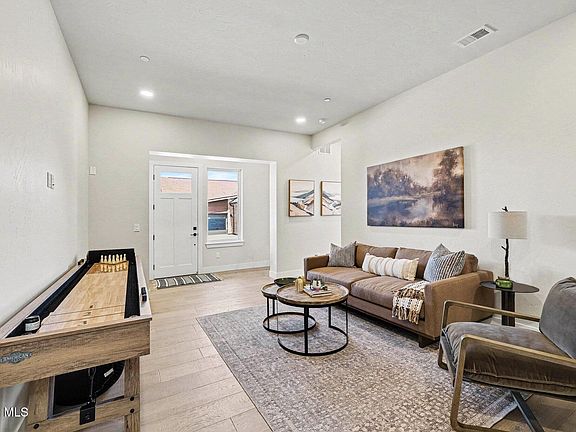 4th image of 64 Overlook Place