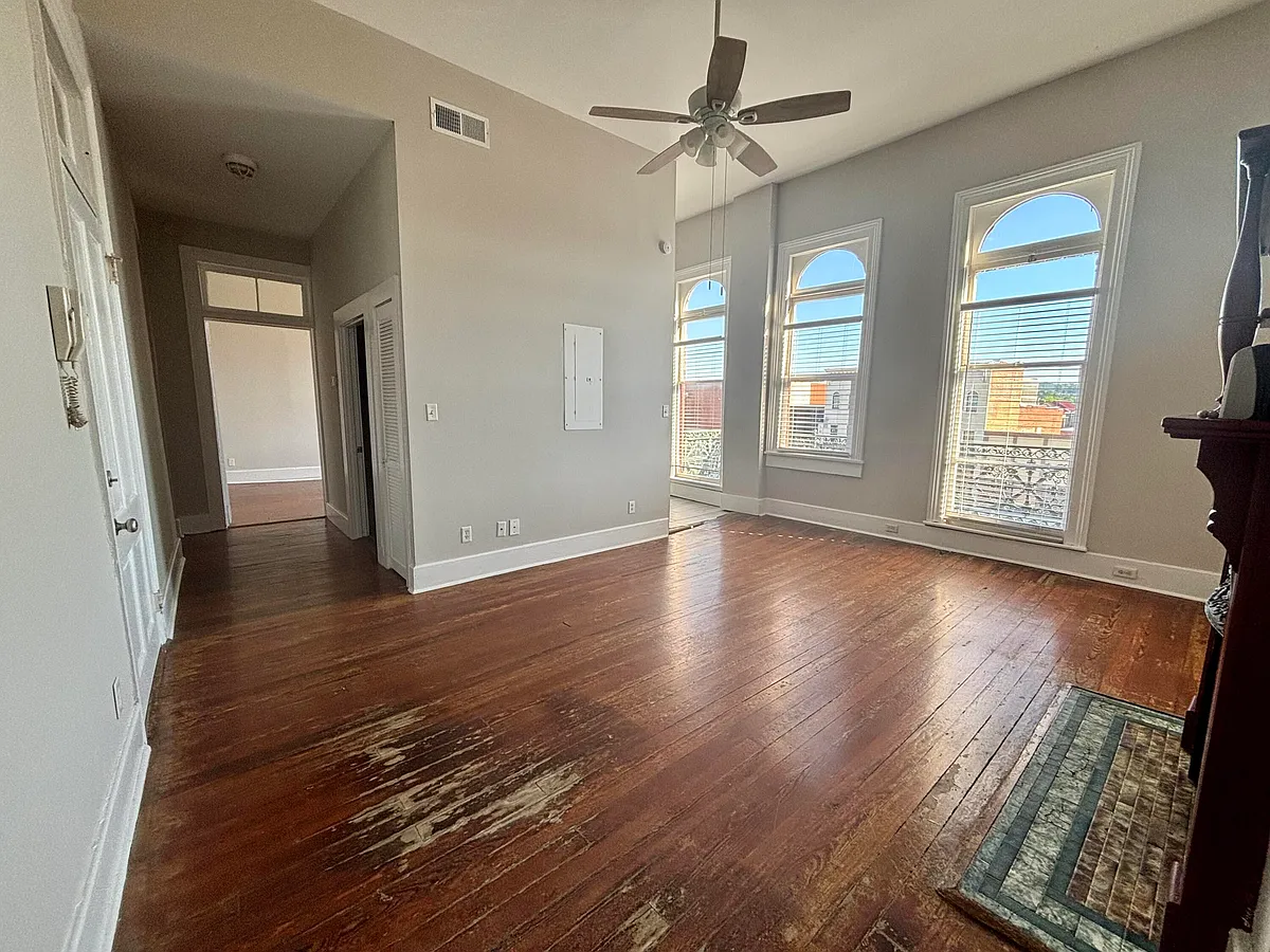 Building Photo - 1030 Broad St #D
