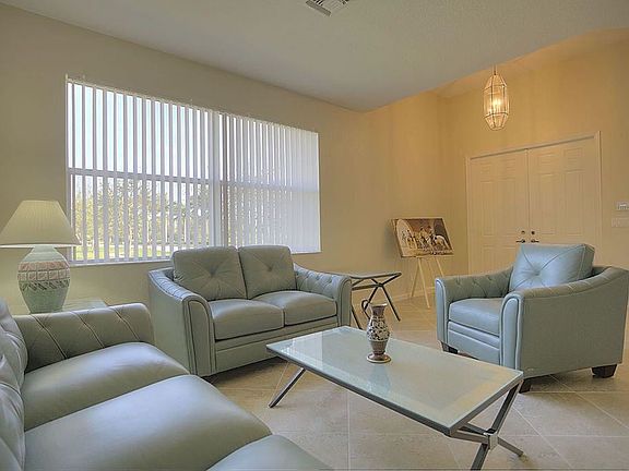3rd image of 1751 SW Newport Isles Blvd
