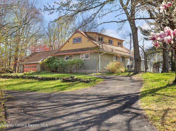 101 East Ave Avenue, Walden, NY 12586