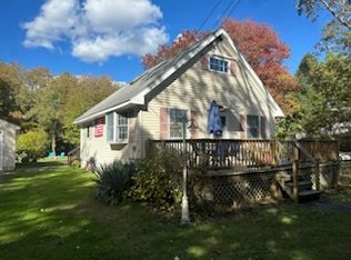 33 Maple St, Stonington, CT 06378