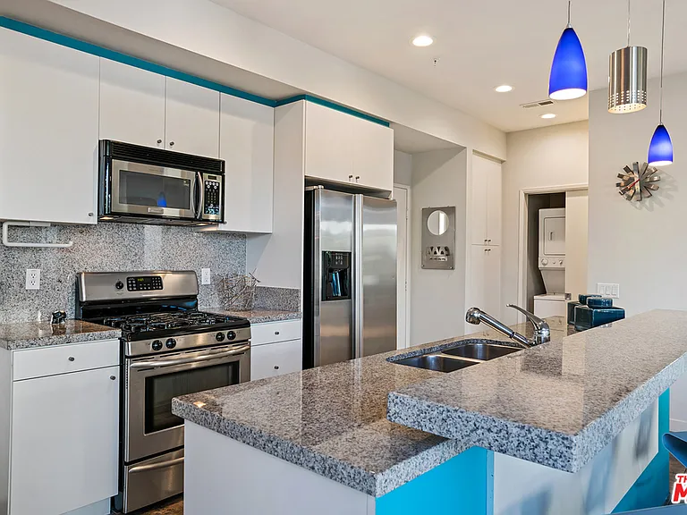 737 E Arenas Rd — Photo 5