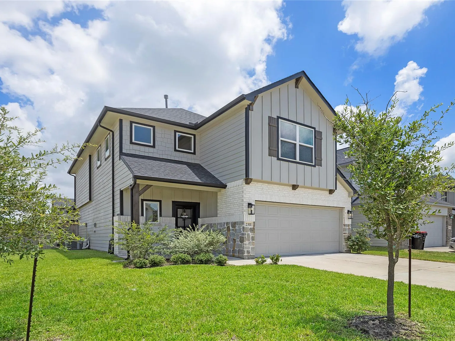 3 bed, 2.5 bath, 1894 sqft, $2,350 — Photo 3
