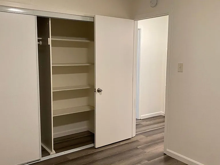 9841 Lincoln Village Dr — Photo 4