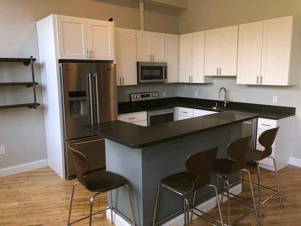 1st image of 200 Lincoln Ave Ste 202
