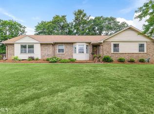 3 Valley Stream Ln, Newnan, GA 30263