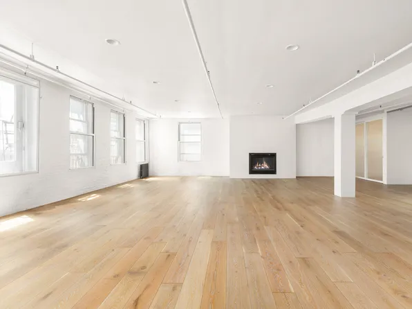 191 Chrystie Street image 1 of 15