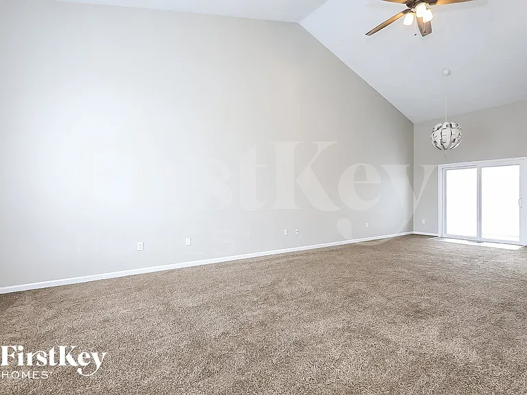 7593 Sun Valley Ct — Photo 3