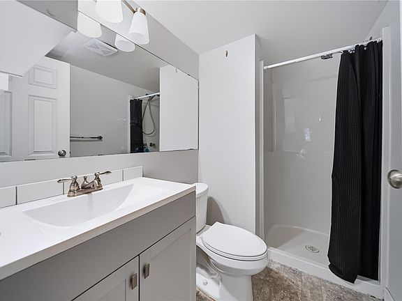 4th image of 6715 Dover Rd #101