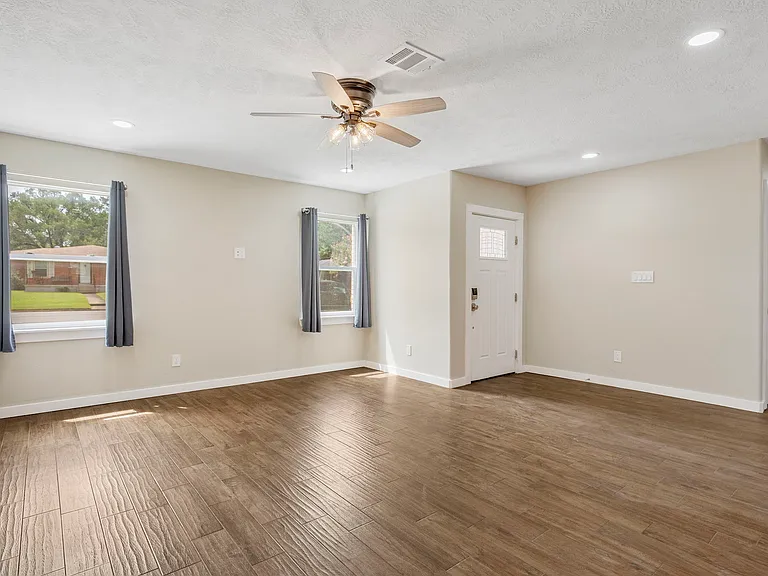 304 Dunn St — Photo 4