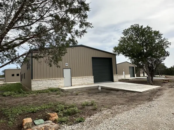 141 Hunters Pass, Spicewood, TX 78669