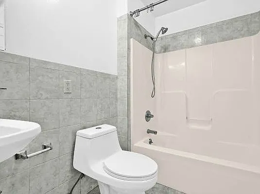 Rented by R New York | media 7