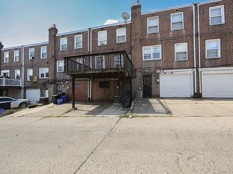 1357 Westbury Dr — Photo 28