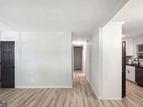 547 Elbridge Dr NW, Atlanta, GA 30318