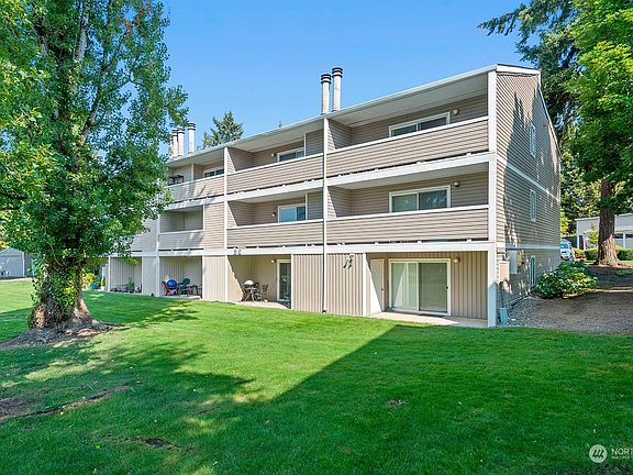 3rd image of 12423 NE 131st Court #E-205