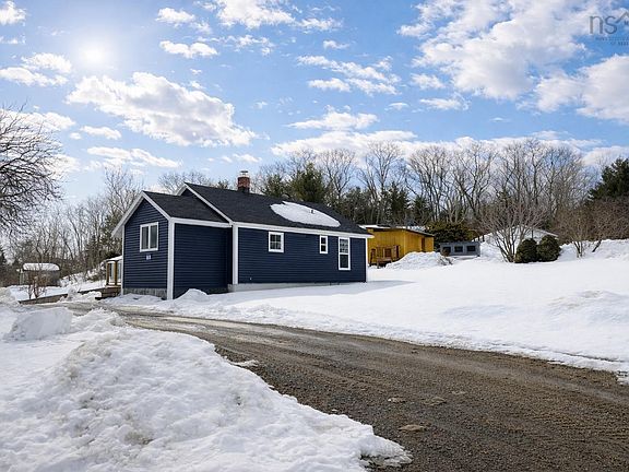 4th image of 79 Shingle Mill Rd