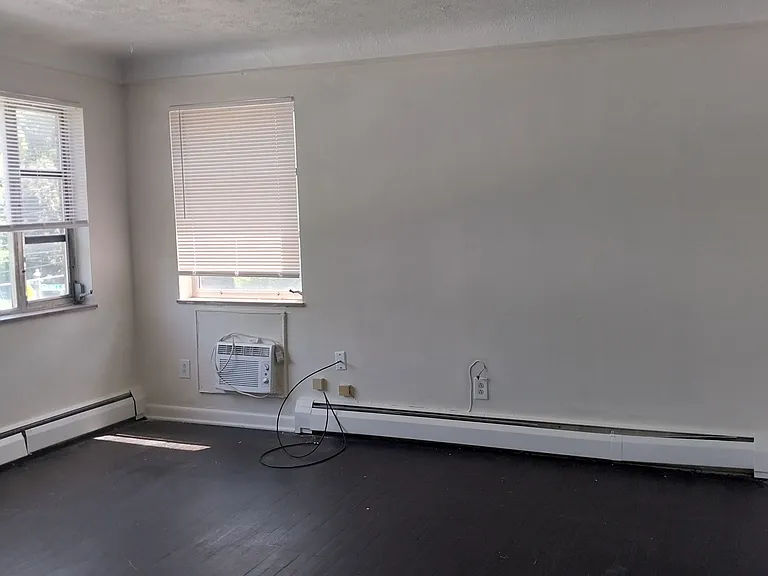 1927 W North Bend Rd #3 — Photo 3