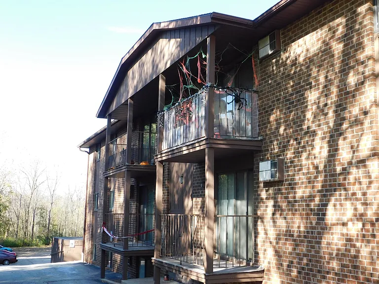 2833 University Ave — Photo 21
