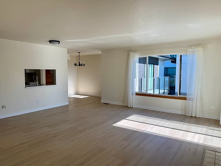 520 Pine St #204 — Photo 5