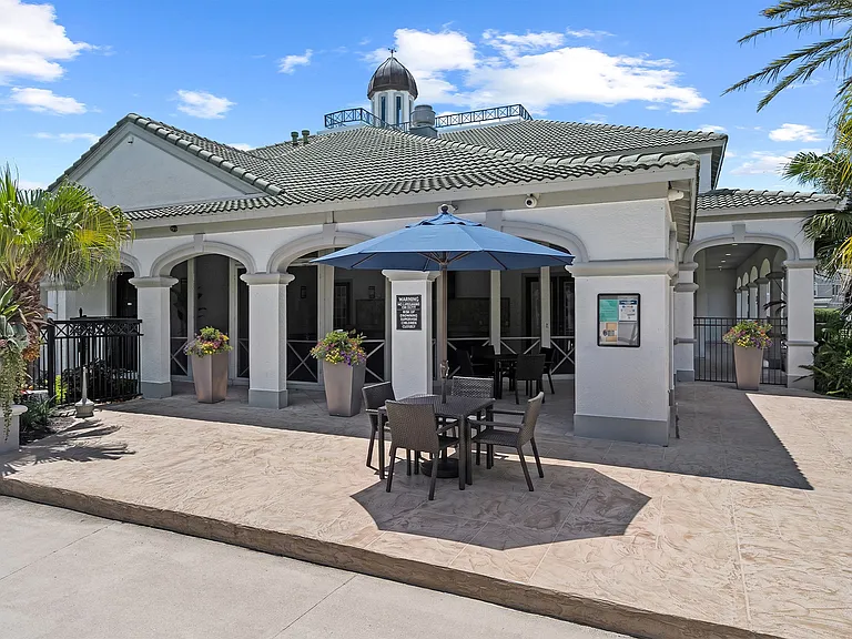Henley Tampa Palms — Photo 19
