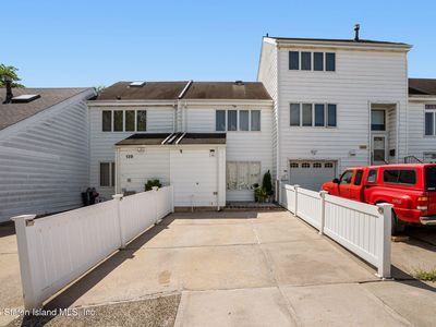 141 Hampton Grn, Staten Island, NY, 10312