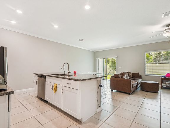 2nd image of 21868 Lyonia Ln