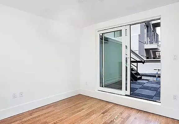 5th image of 299 Chauncey St #A