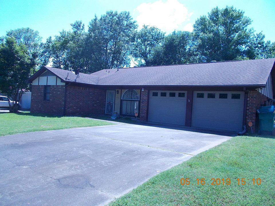1st image of 1513 N Knoxville Ave