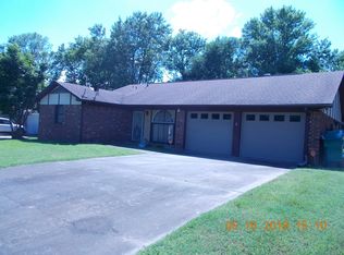 1513 N Knoxville Ave, Russellville, AR 72801