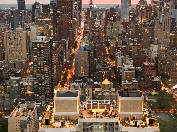 401 East 34th Street N13M image 2 of 5
