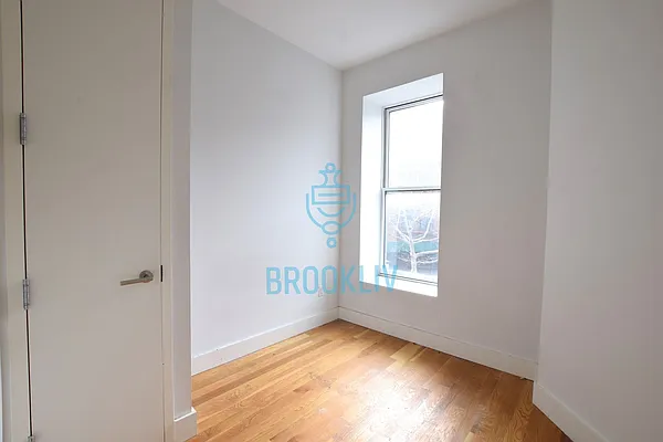 Rented by null | media 49