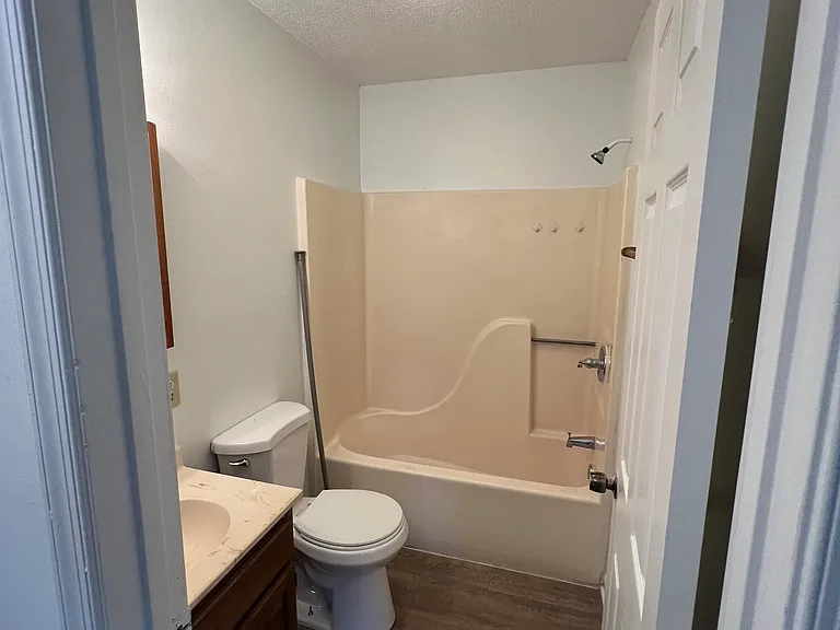 50 Bruce Dr #B — Photo 13