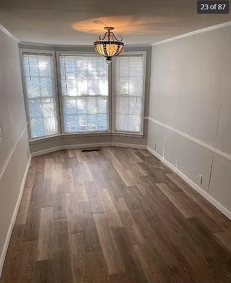 2419 S Greenwood Ave — Photo 33